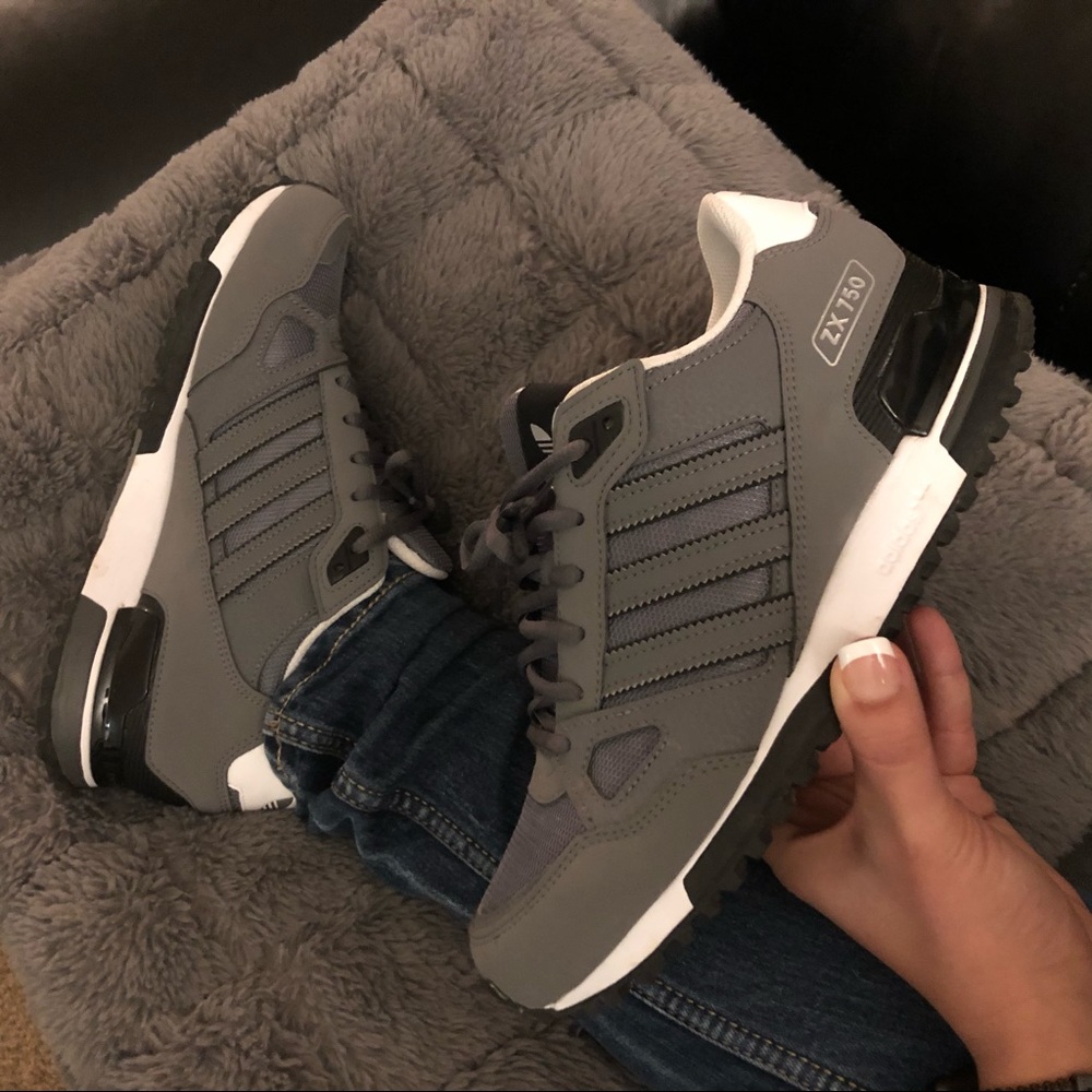 RARE Adidas ZX 750 Grey Men’s 6.5 Women’s 8.5 NWOT